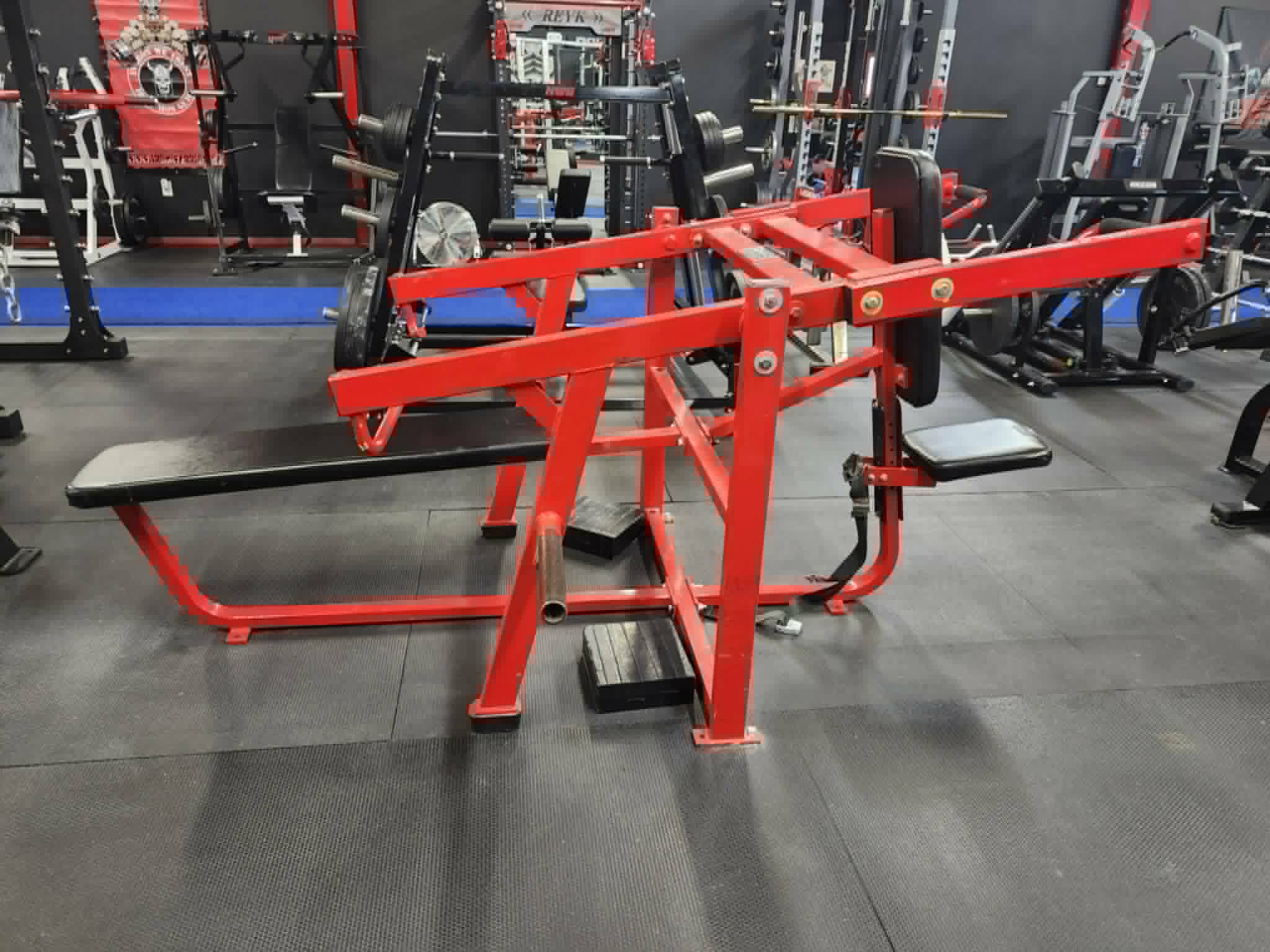 Plate-Loaded Leverage Chest and Shoulder Press Machine